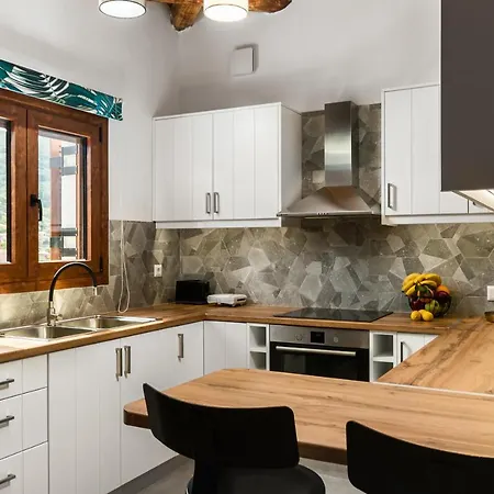 Eloise Ágios Matthaíos