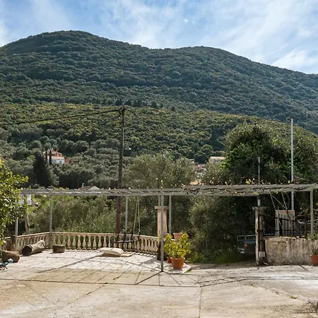 Eloise Ágios Matthaíos